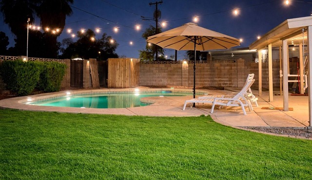 3-bedroom house in pleasant Phoenix with Pool AC and comfort