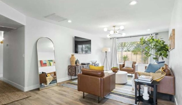3-bedroom house in wonderful Scottsdale with AC, WiFi
