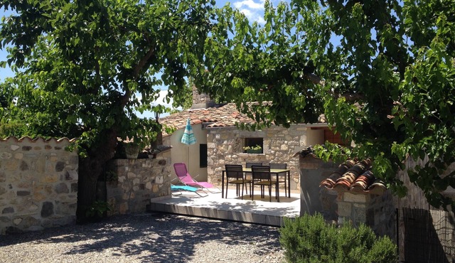 3 stars COTTAGE HOUSE IN STONE VALLEY MIDDLE PT ARC in Lagorce