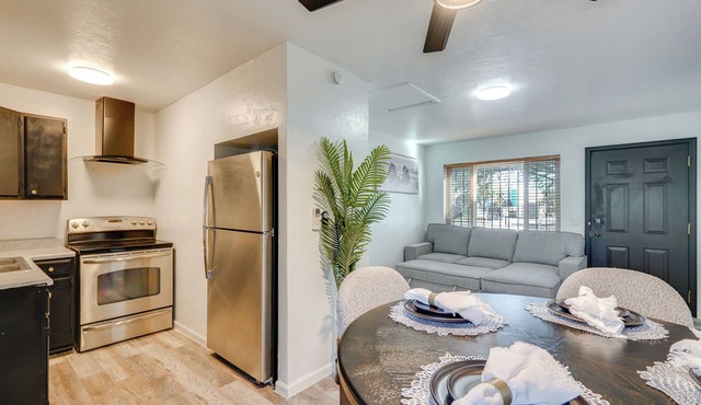 4 Mi to Dtwn & Gem Show! Pet-Friendly Tucson Home