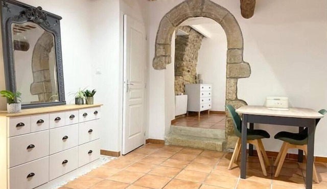 40m2 studio in the heart of the typical Provençal village