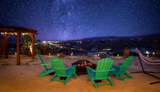 4BR Hilltop House - Hot Tub, Amazing View & Bocce