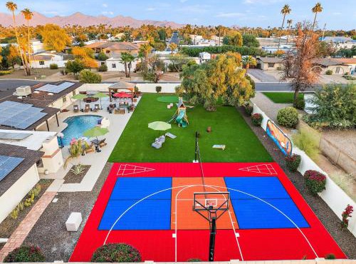 6 BR w Sport Court Pool Playground Hot Tub Arcade