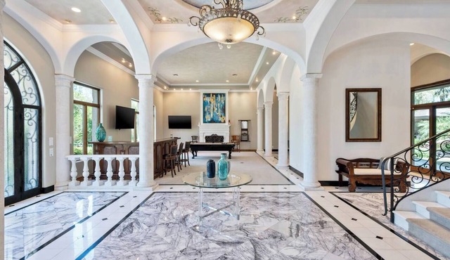 7BR+Bonus Room Phoenician Estate Heated Pool + Hot Tub