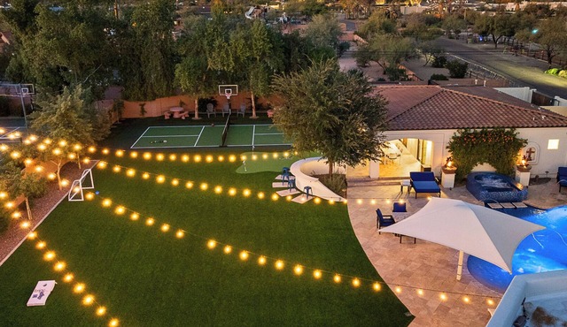 7BR Scottsdale Estate w/Pickleball, Basketball, Pool, Spa and Putting Green