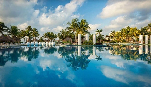 A Mayan Palace one bedroom Suite