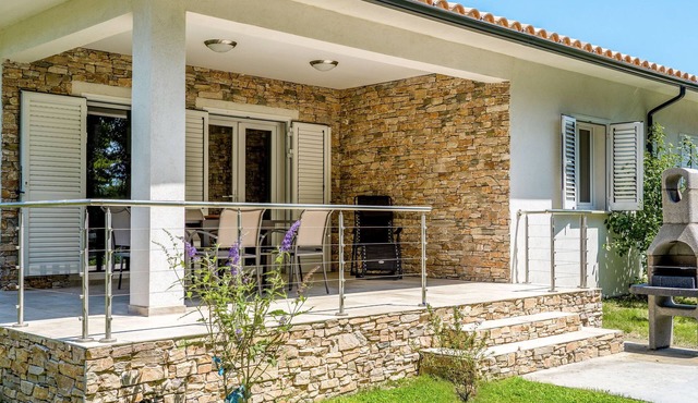 A Suara by Interhome