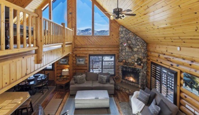 A Sun-Soaked retreat, stunning view+Hot Tub In Castle Glenn Estates 564796
