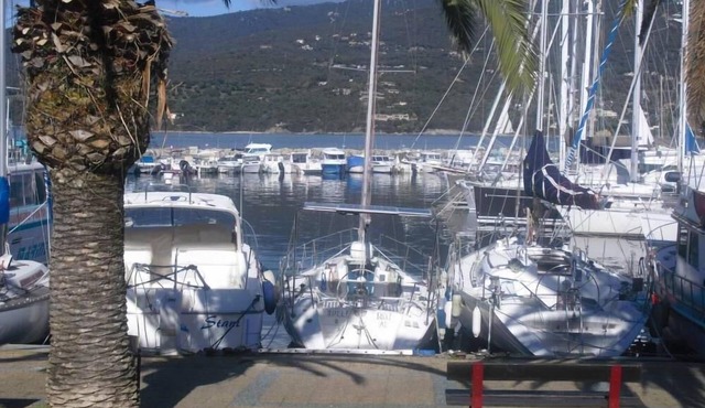AIR-CONDITIONED T2 WITH SEA VIEW IN THE HEART OF PRORPRIANO, ON THE BEACH, 5 M FROM SHOPS
