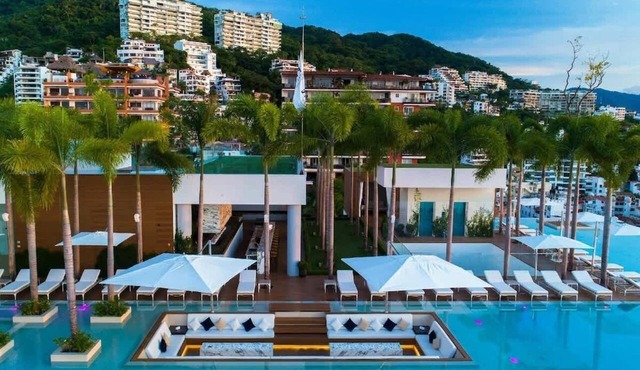 AlilaHolidays - PIER 57 - 108 - Open Loft in Romantic Zone PV