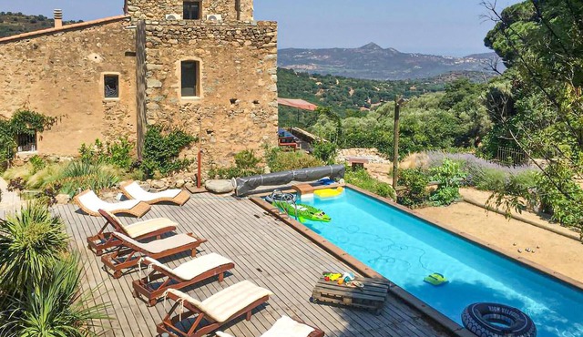 Amazing home in Ville-Di-Paraso