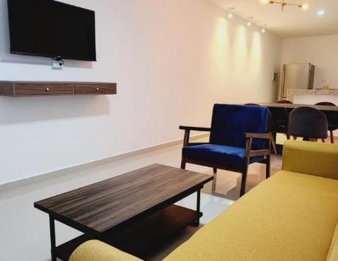 Apartment 2 blocks from clinics and squares