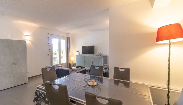 Apartment 'Corse' with Balcony and Wi-Fi