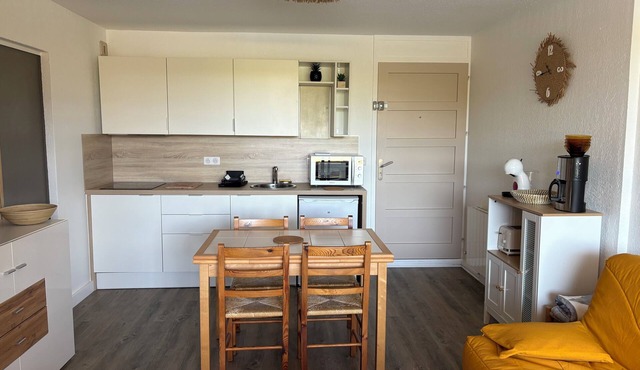 Apartment facing the marine lake a 1. 5 km from the ocean FR5KKC83