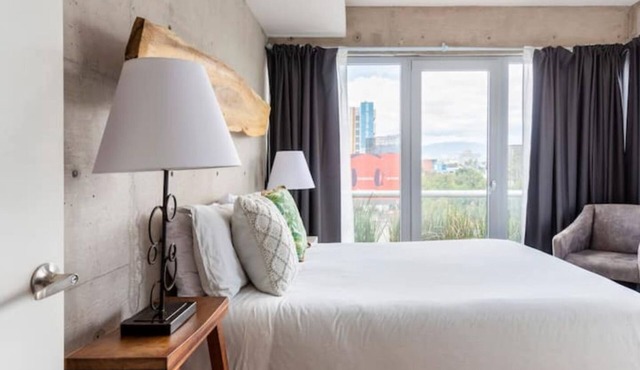 Apartment in Condesa with views of Chapultepec Castle. Gym, pool & parking