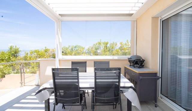 Apartment 'Superbe Neuf Climatisé' with Sea View, Wi-Fi and Air Conditioning