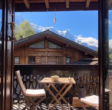 Appartement ensoleillé aux Tines, vue Massif