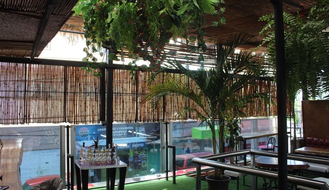 Aquí Comes Rico Airport Hostel