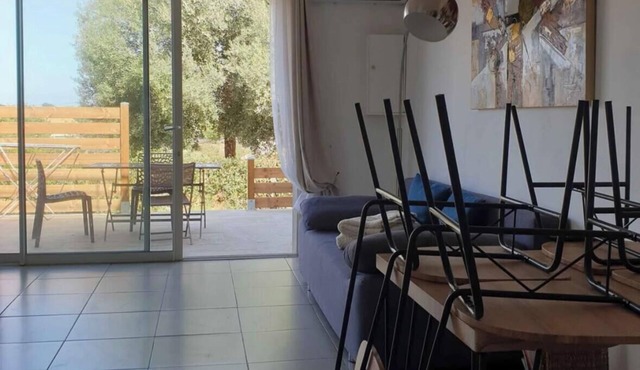 Attractive T2 apartment 5 minutes from the sea. Pets welcome! Private parking lot