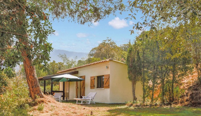 Awesome home in Calcatoggio