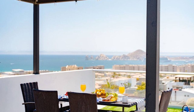Beach Vibes! 2BR Penthouse with Private Rooftop - Pet Friendly