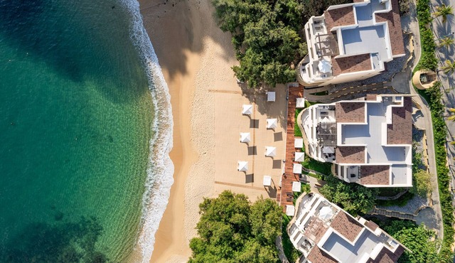 Beachfront Penthouse | Resort Amenities