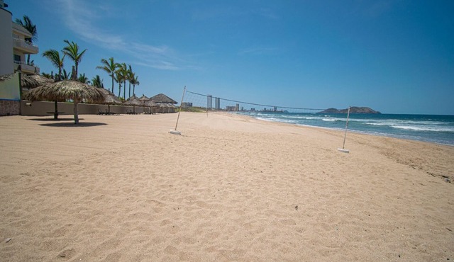 Beachfront! Villa 43