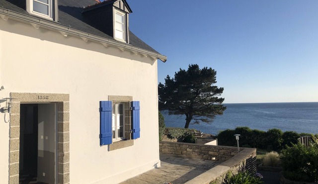 beautiful 3 bedroom house,panoramic view, ocean access