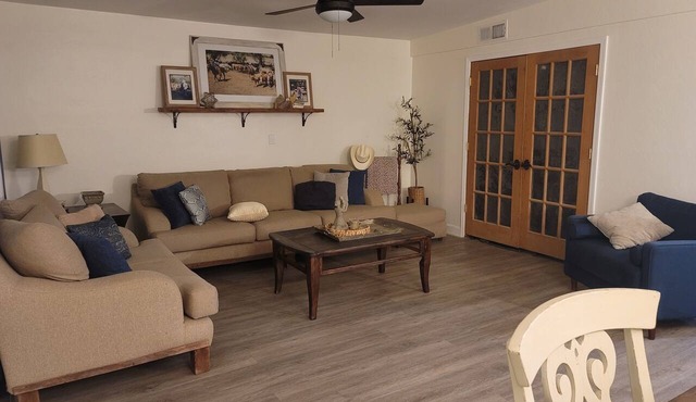 Beautiful 3-bedroom home 13 min away from airport