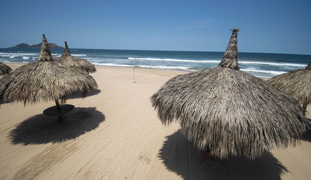 Beautiful Beach Villa 41 - Walk to the beach in seconds