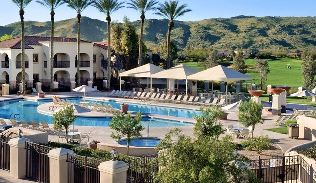 Beautiful Central Phoenix Retreat - near Airport & 3 Spring Training ballparks!