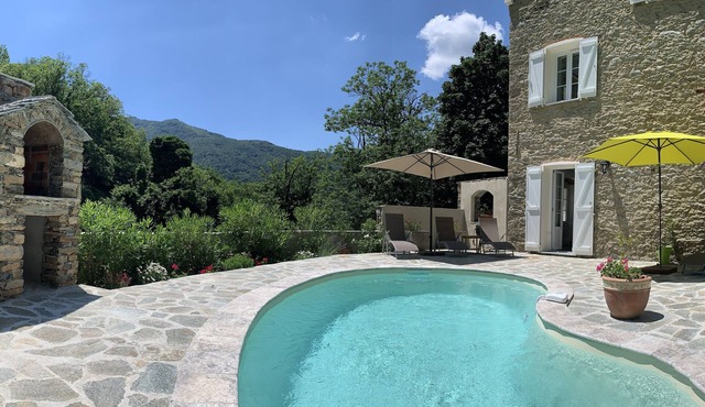 Beautiful dry stone house, completely renovated, spread over 2 floors,