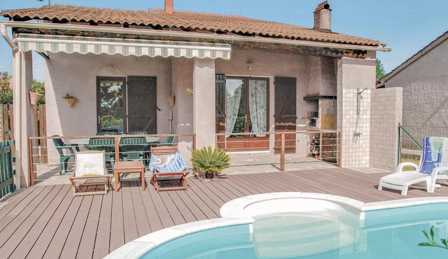Beautiful home in Venzolasca with WiFi