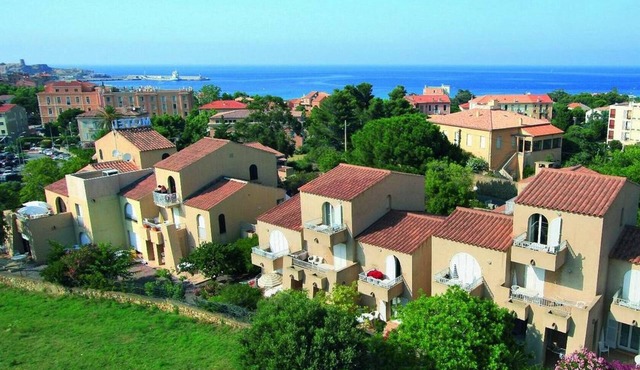 Beautiful resort by the sea, veranda or balcony, M3