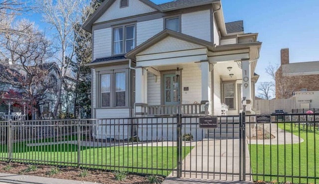 Beautifully Restored 1883 home! Walk to Square!
