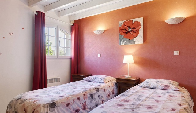 Bed and Breakfast 'Chambre D'hôtes Coquelicot' with Shared Pool, Shared Terrace and Wi-Fi