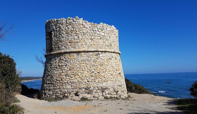 Bel appartement confortable et cosy en résidence avec piscine à 5 mn de la mer
