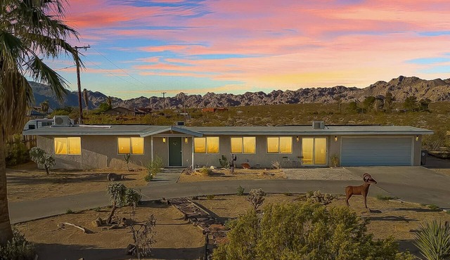 Bighorn Oasis Retreat: Hot Tub, Foosball & Firepit