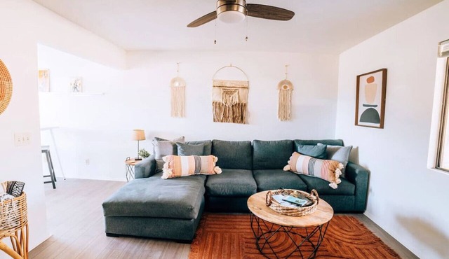 Boho Chic, Desert Views, Close to Scenic Train