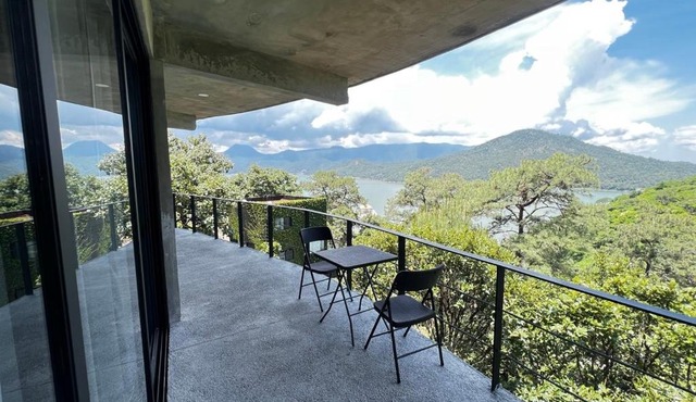 Boutique Loft – Spectacular View – Lake – Mountain