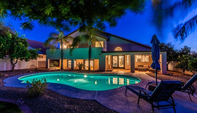 BRAND NEW . RIGHT IN THE HEART OF THE ACTION. GOLF, SHOPPING, & NIGHTLIFE!