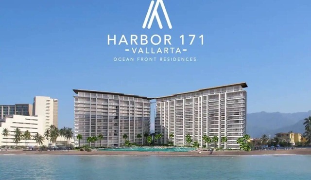 C- Signature Luxory Beach Front Condo Harbor171