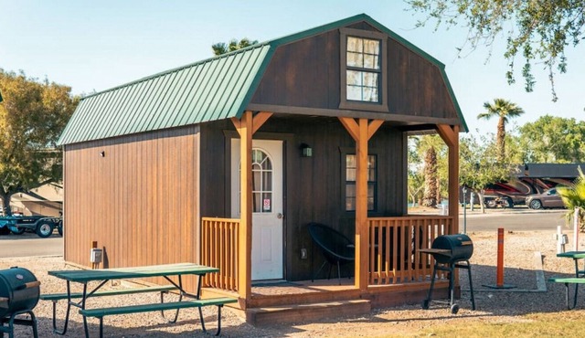 Cabin 9 - Deluxe Family Cabin
