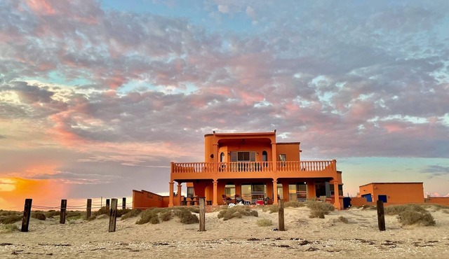 Casa CORTEZ! Private BEACHFRONT Home 2 Bdrm sleeps 6 in beds.