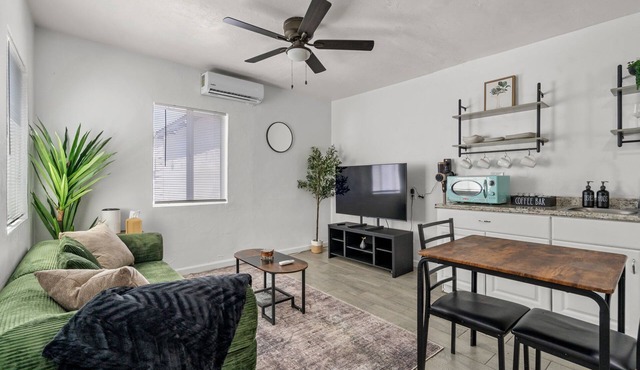 Casa Esmeralda · Cozy · Midtown Gem