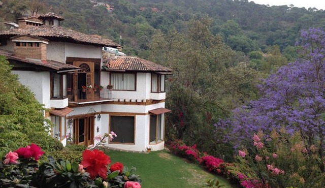 Casa los Cuatro Manguitos for 10 guests 5 min away from lake & downtown