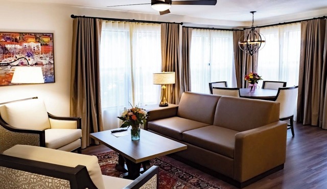 Charming 2-bedroom resort in superb Las Vegas with AC, fitness room, WiFi