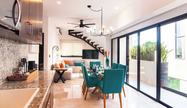 Charming 3-bdrm condo w/WiFi, Fitness Room & Private Rooftop Plunge Pool!