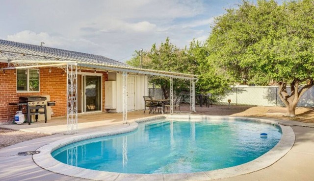 Charming 3-bedroom house with WiFi, AC in delightful Tucson