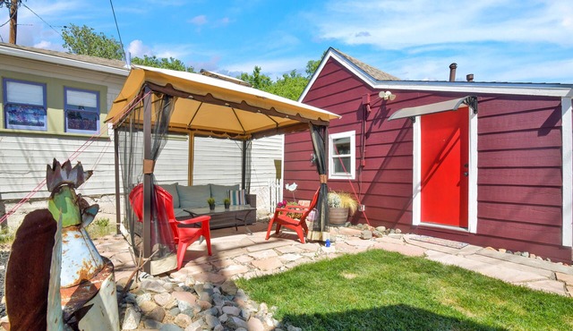 Charming Casita just steps from Historic Whiskey Row!